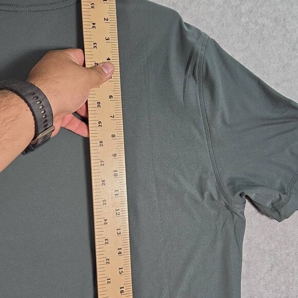 Vuori Strato Tech T-Shirt Mens Large Blue Performance Athleisure Gym Workout v12 - Picture 7 of 10